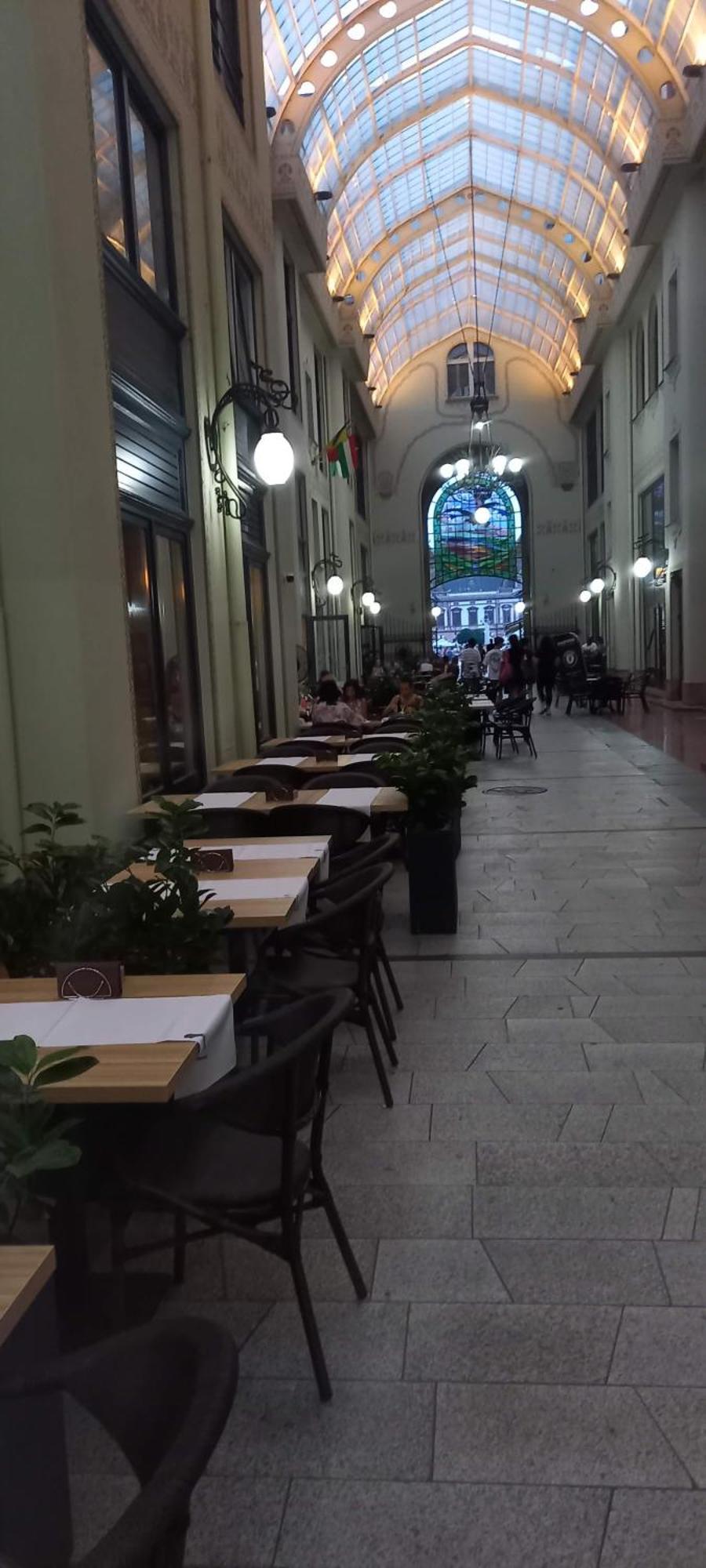 Luna Oradea Bagian luar foto
